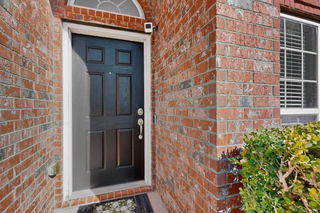 1605 Weeping Willow Lane, Arlington, TX 76002