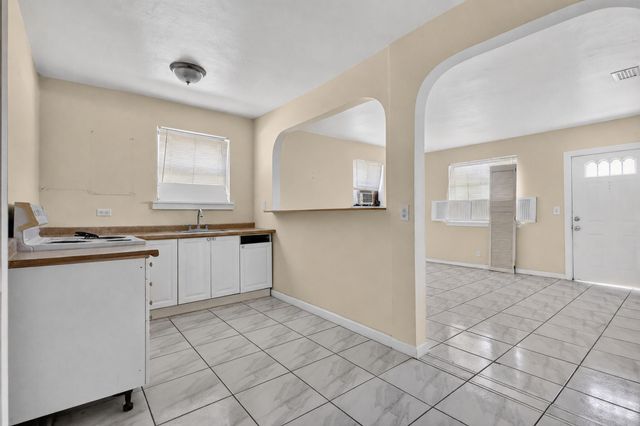 189 Morgans Way, Palm Springs, FL 33461