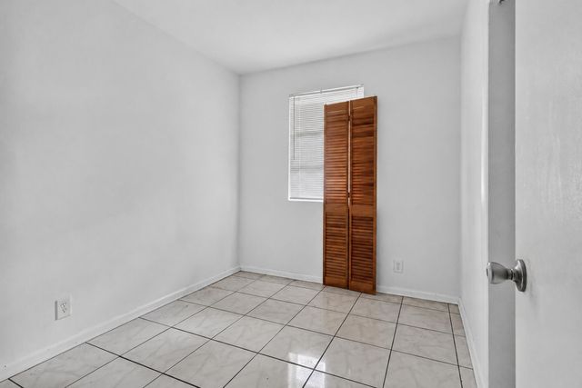 189 Morgans Way, Palm Springs, FL 33461