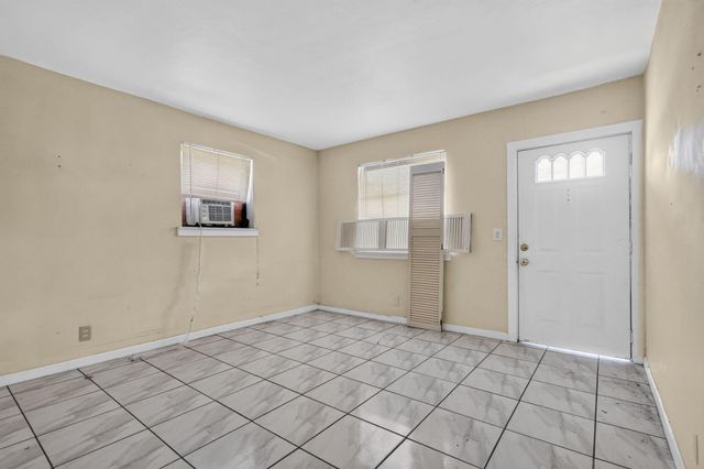 189 Morgans Way, Palm Springs, FL 33461
