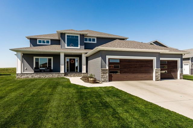8815 Northern Lights Avenue, Horace, ND 58047