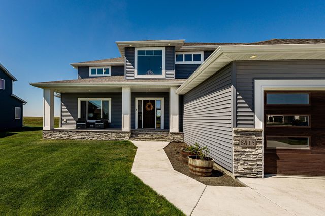 8815 Northern Lights Avenue, Horace, ND 58047