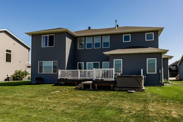 8815 Northern Lights Avenue, Horace, ND 58047