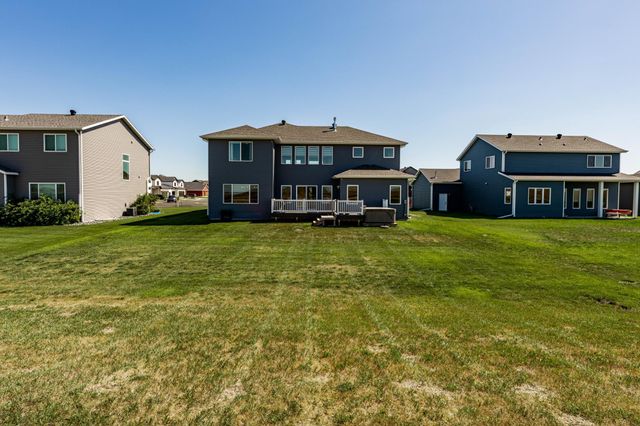 8815 Northern Lights Avenue, Horace, ND 58047