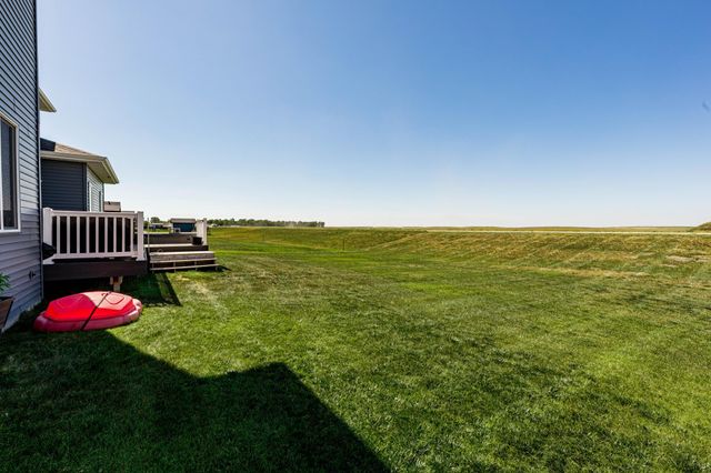 8815 Northern Lights Avenue, Horace, ND 58047