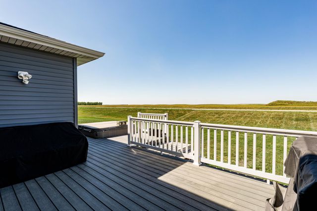 8815 Northern Lights Avenue, Horace, ND 58047