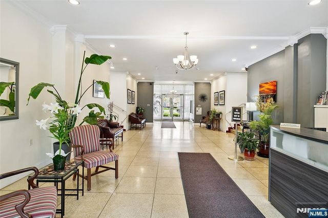 926 Bloomfield 1K, Glen Ridge, NJ 07028