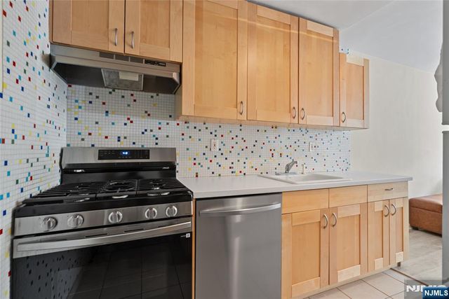 926 Bloomfield 1K, Glen Ridge, NJ 07028