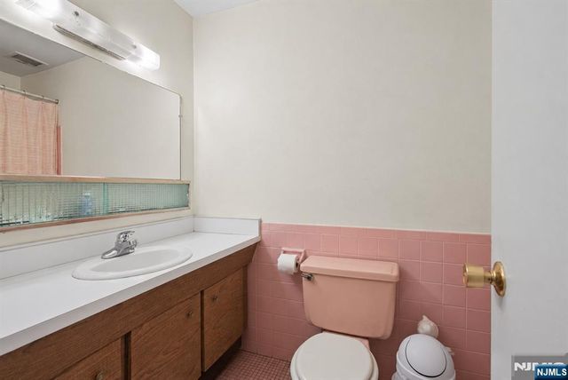 926 Bloomfield 1K, Glen Ridge, NJ 07028