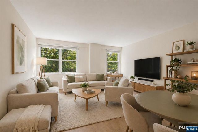 926 Bloomfield 1K, Glen Ridge, NJ 07028