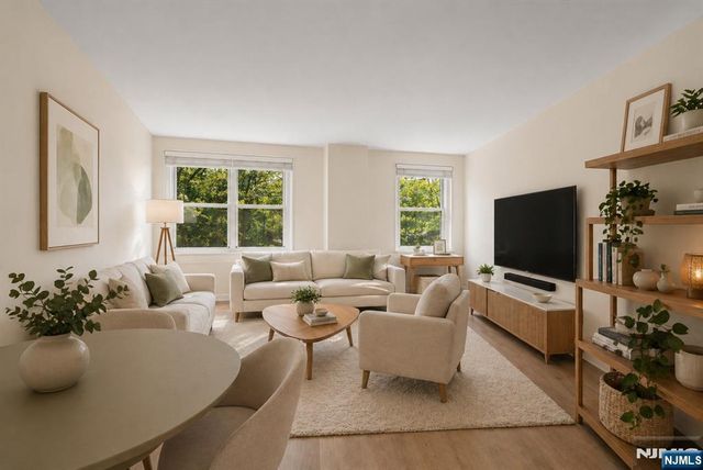 926 Bloomfield 1K, Glen Ridge, NJ 07028