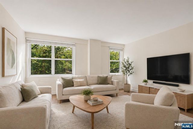 926 Bloomfield 1K, Glen Ridge, NJ 07028
