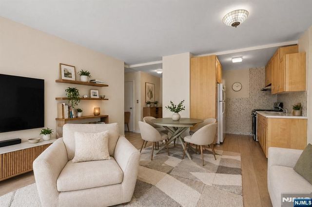 926 Bloomfield 1K, Glen Ridge, NJ 07028