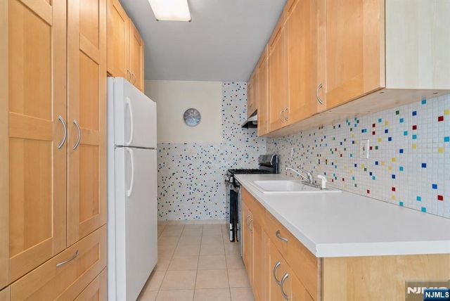926 Bloomfield 1K, Glen Ridge, NJ 07028
