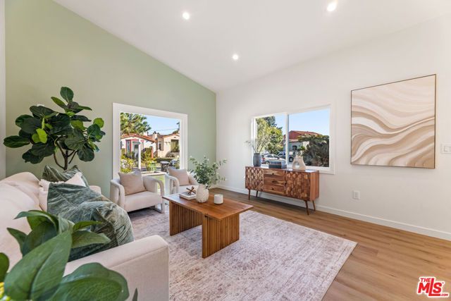 4309 Sutro Avenue, Los Angeles, CA 90008