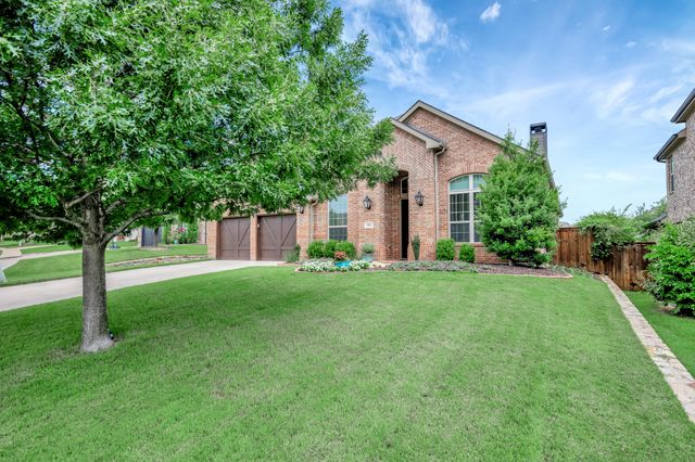 912 Champions Court, Roanoke, TX 76262