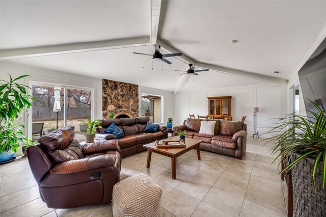 206 Edgewood Drive, Highland Village, TX 75077