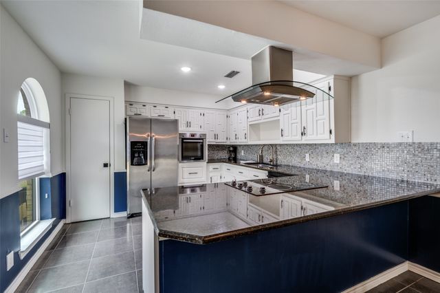 206 Edgewood Drive, Highland Village, TX 75077