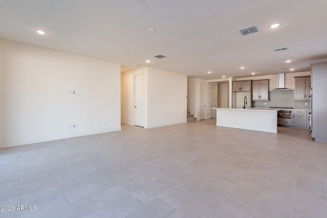 12941 N FOUNDERS PARK Boulevard, Surprise, AZ 85379