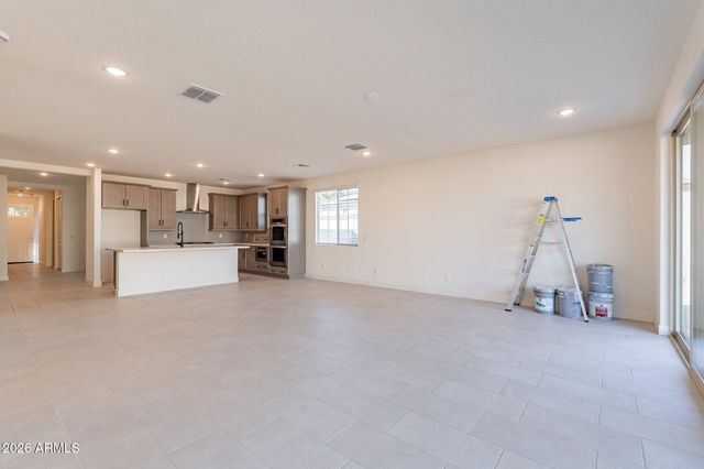 12941 N FOUNDERS PARK Boulevard, Surprise, AZ 85379