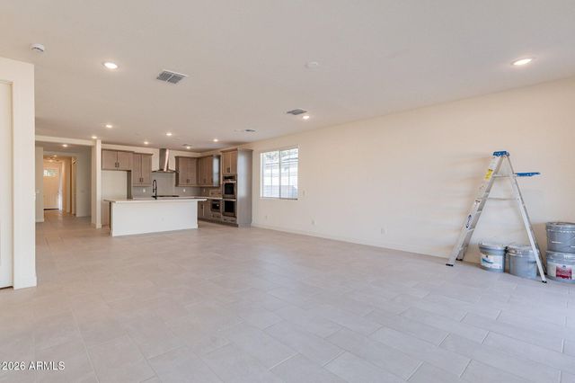 12941 N FOUNDERS PARK Boulevard, Surprise, AZ 85379