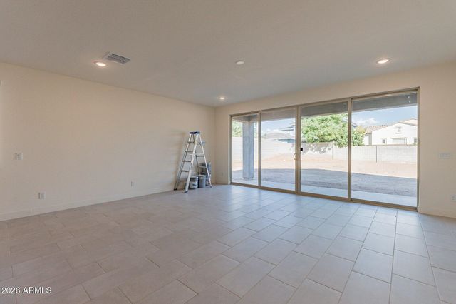 12941 N FOUNDERS PARK Boulevard, Surprise, AZ 85379