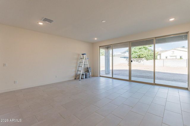 12941 N FOUNDERS PARK Boulevard, Surprise, AZ 85379