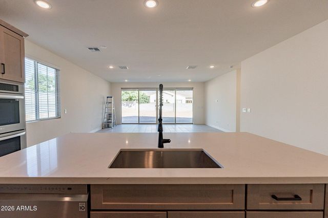 12941 N FOUNDERS PARK Boulevard, Surprise, AZ 85379