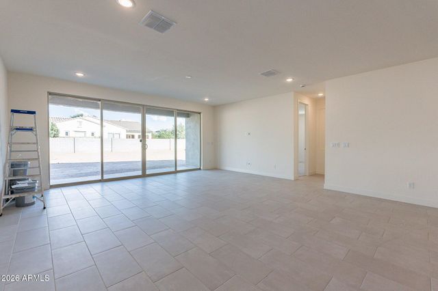 12941 N FOUNDERS PARK Boulevard, Surprise, AZ 85379