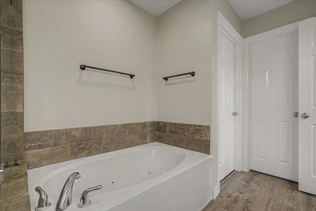 1015 Cardinal Drive, Richwood, TX 77566