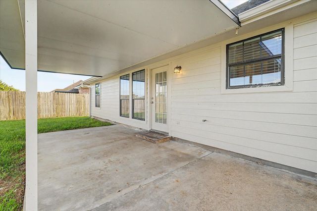 1015 Cardinal Drive, Richwood, TX 77566