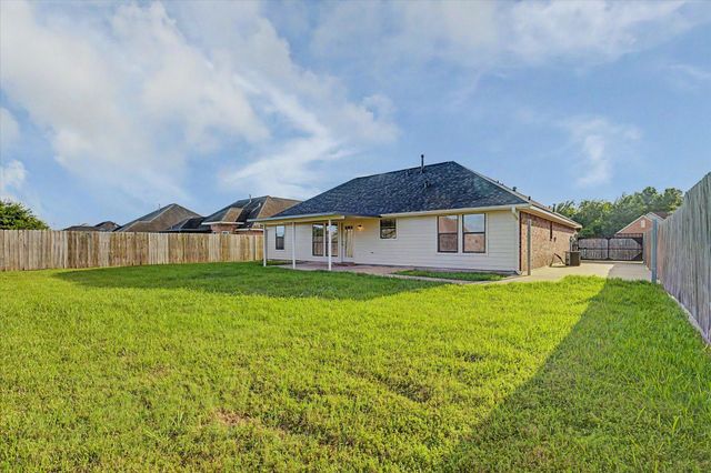 1015 Cardinal Drive, Richwood, TX 77566