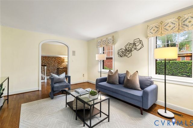 2714 E Broad St, Richmond, VA 23223