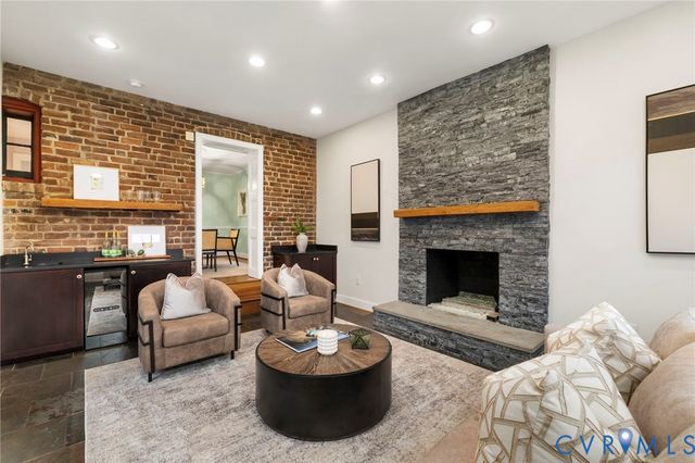 2714 E Broad St, Richmond, VA 23223