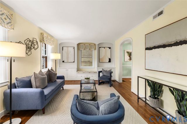 2714 E Broad St, Richmond, VA 23223