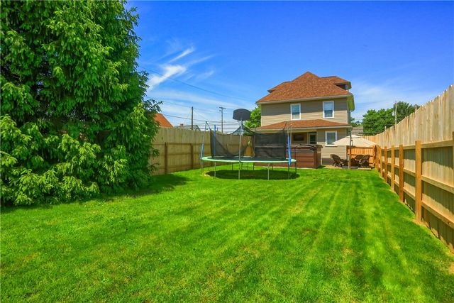 701 Old Zelienople Rd, Ellwood City, PA 16117