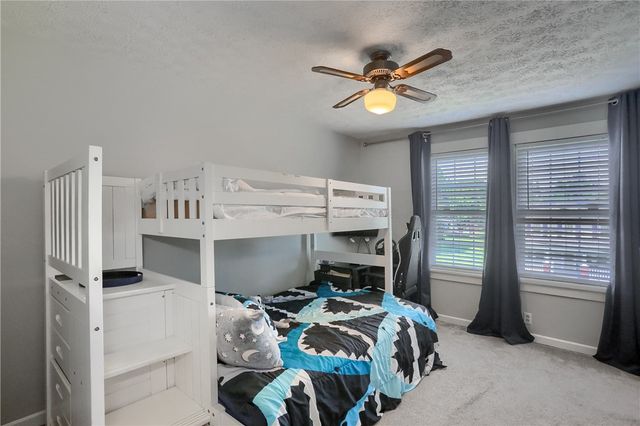 701 Old Zelienople Rd, Ellwood City, PA 16117