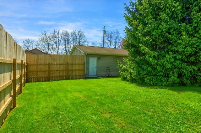 701 Old Zelienople Rd, Ellwood City, PA 16117