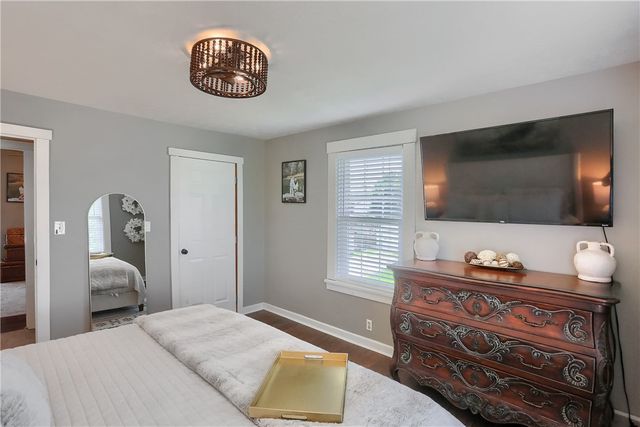 701 Old Zelienople Rd, Ellwood City, PA 16117