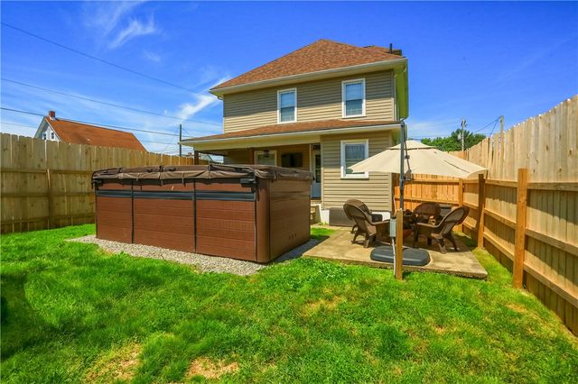701 Old Zelienople Rd, Ellwood City, PA 16117