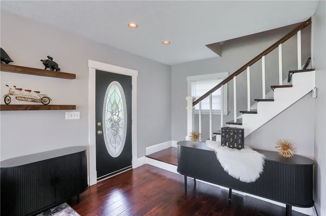 701 Old Zelienople Rd, Ellwood City, PA 16117