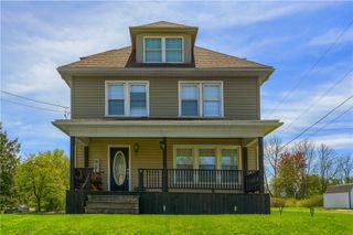 701 Old Zelienople Rd, Ellwood City, PA 16117