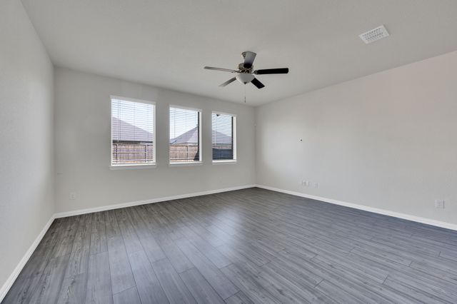 1104 Garden Grove Lane, Forney, TX 75126