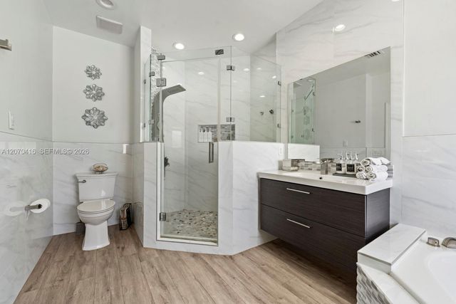 2006 NE 38th Road, Homestead, FL 33033