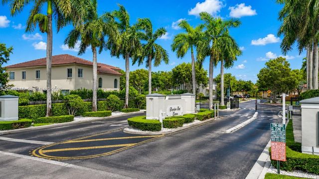 2006 NE 38th Road, Homestead, FL 33033