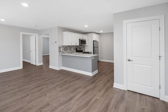 101 California Ave 103, Quincy, MA 02169