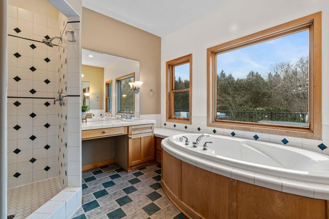 2780 Overlook Lane N, Stillwater, MN 55082