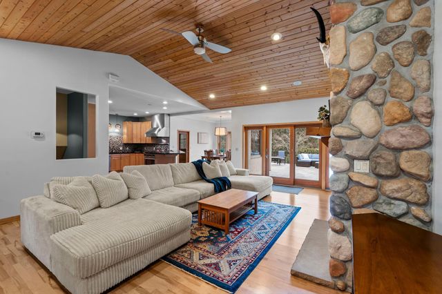 2780 Overlook Lane N, Stillwater, MN 55082