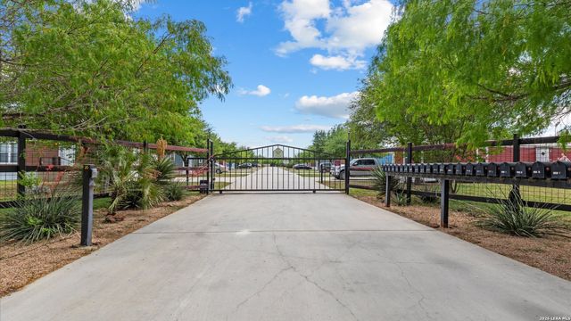 1911 Wald, New Braunfels, TX 78132