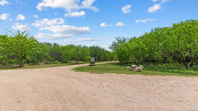 1911 Wald, New Braunfels, TX 78132